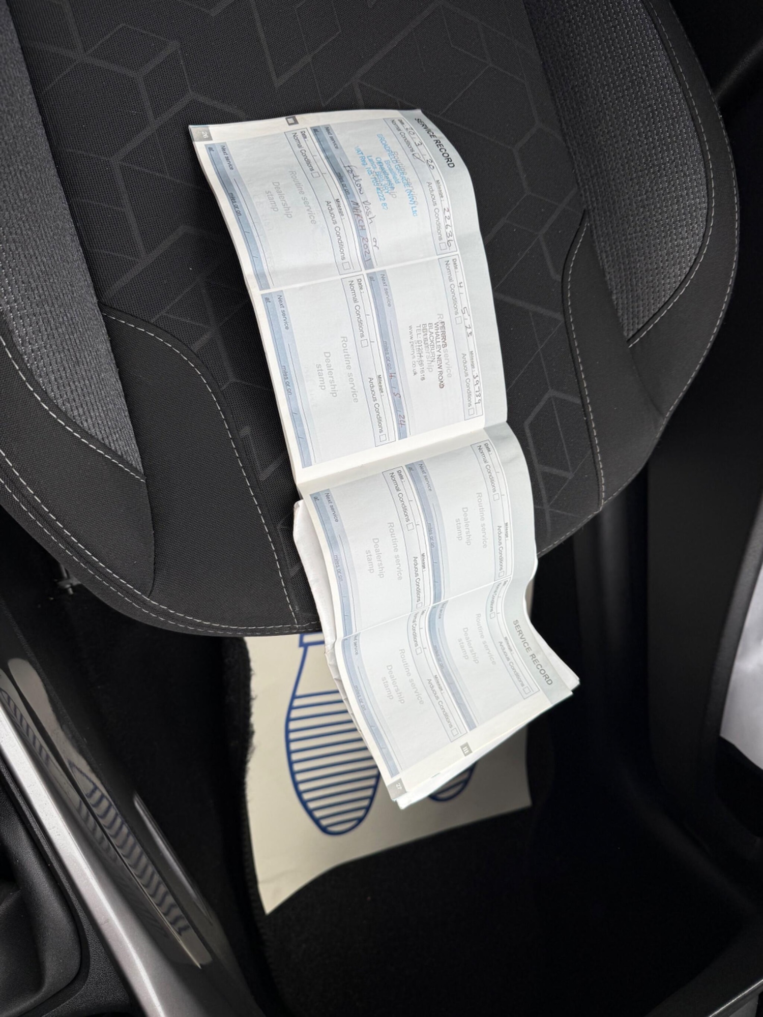 Used Peugeot 2008 2017 for sale - 76360182: Photo 30