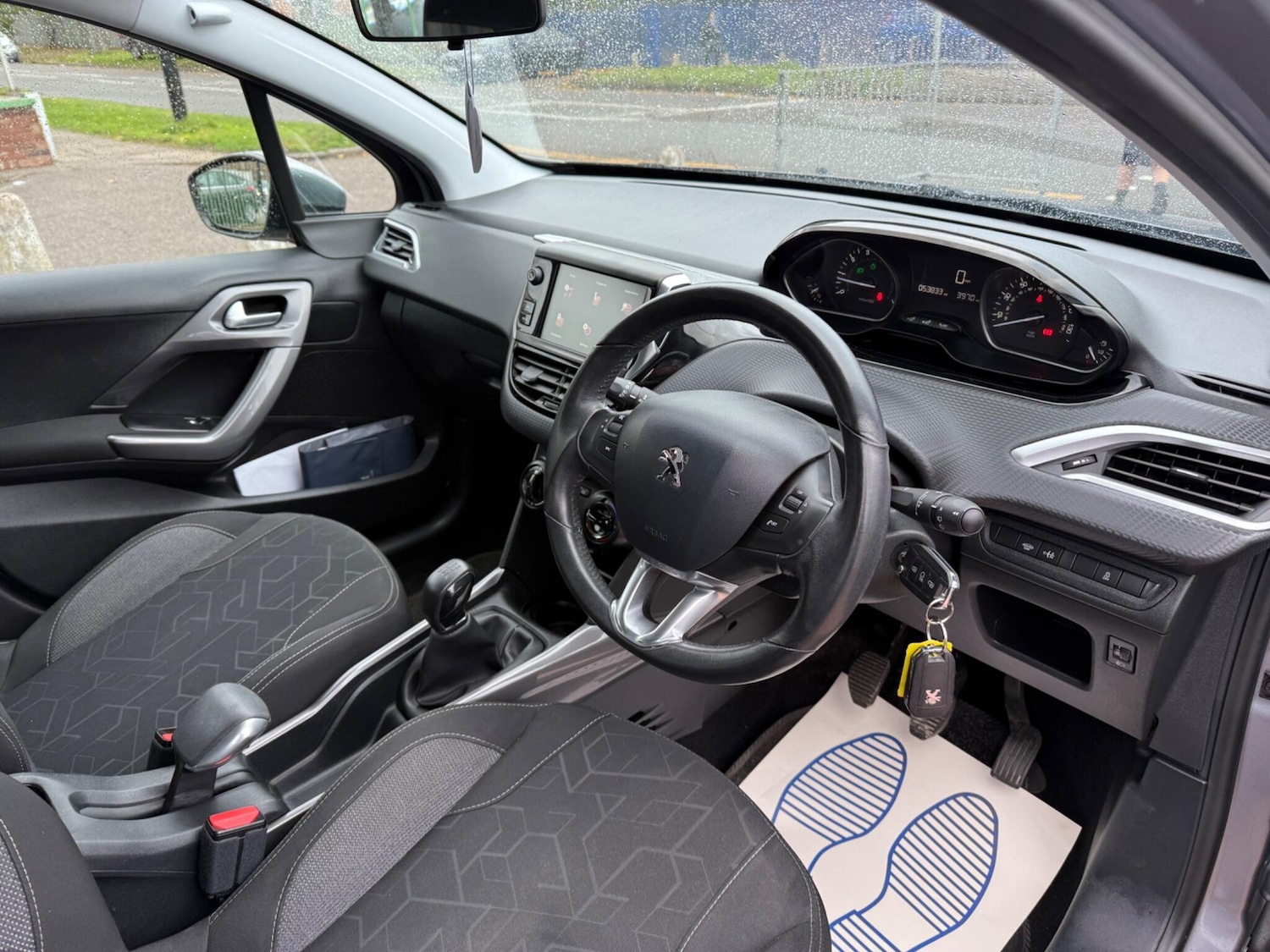 Used Peugeot 2008 2017 for sale - 76360182: Photo 4