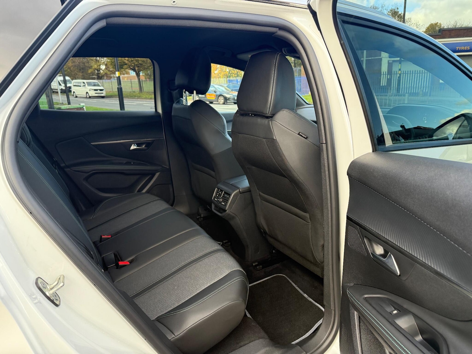 Used Peugeot 3008 2023 for sale - 77015887: Photo 24