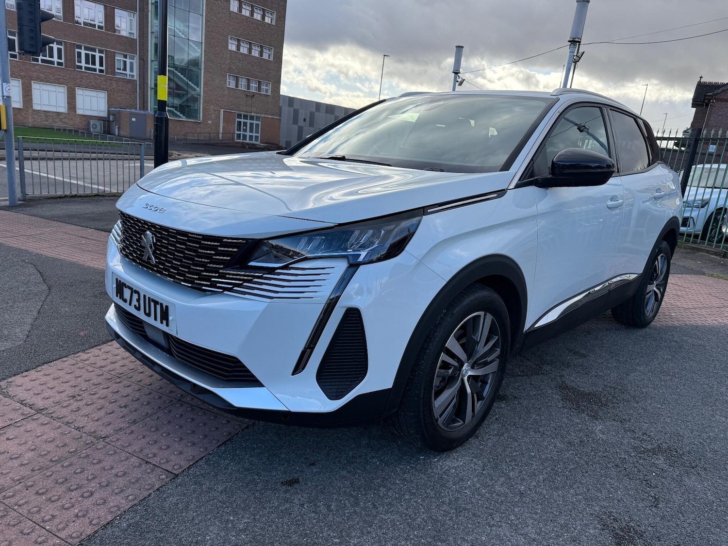 Used Peugeot 3008 2023 for sale - 77015887: Photo 3