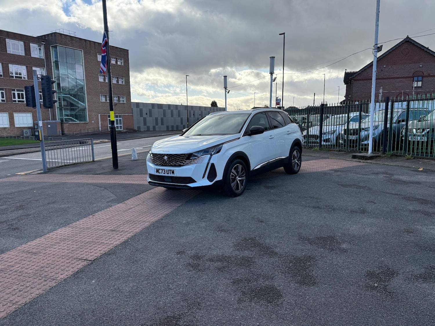 Used Peugeot 3008 2023 for sale - 77015887: Photo 9