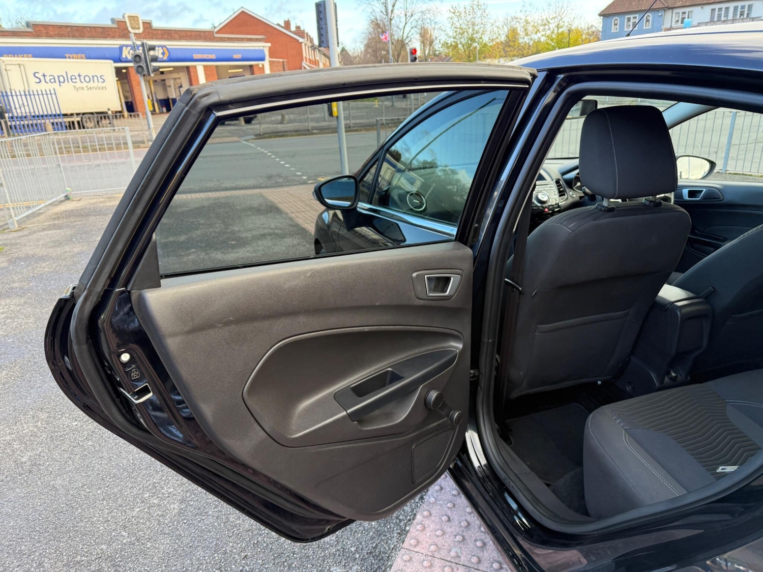 Used Ford Fiesta 2015 for sale - 76440865: Photo 18