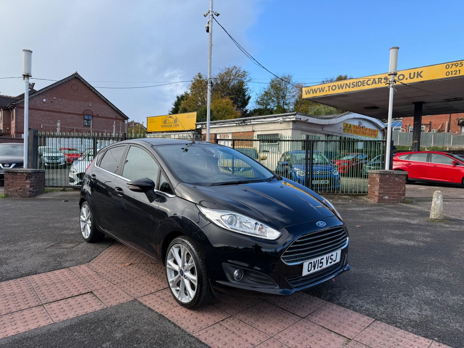 Used Ford Fiesta 2015 for sale - 76440865: Photo 2