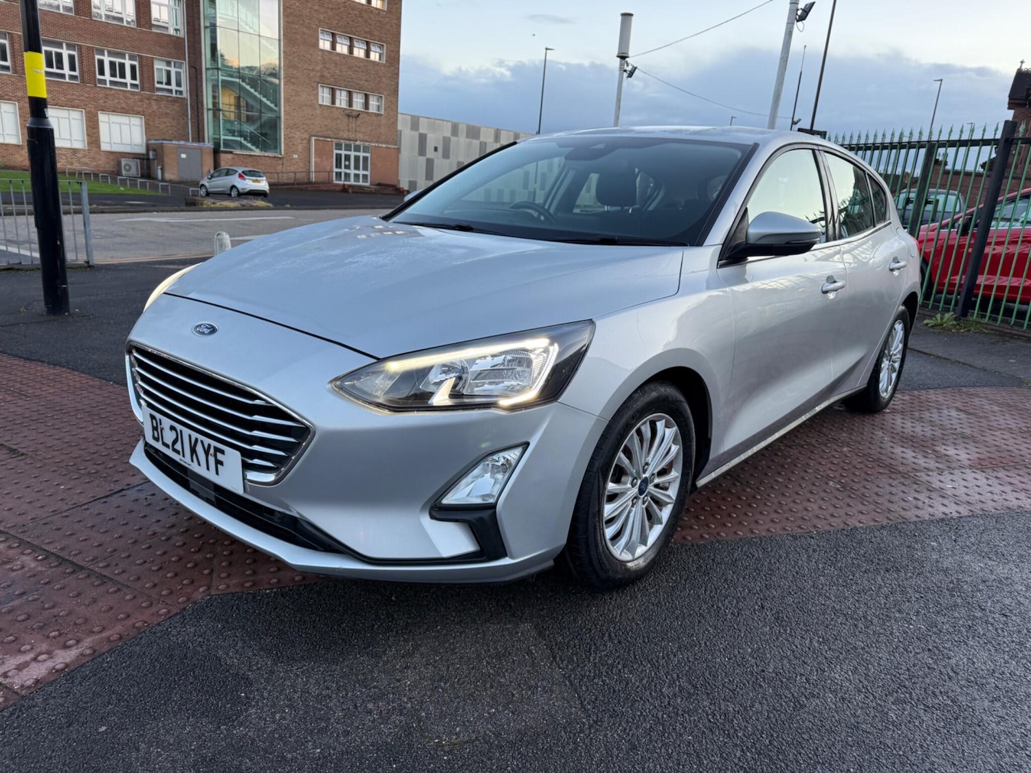 Used Ford Focus 2021 for sale - 76388236: Photo 2