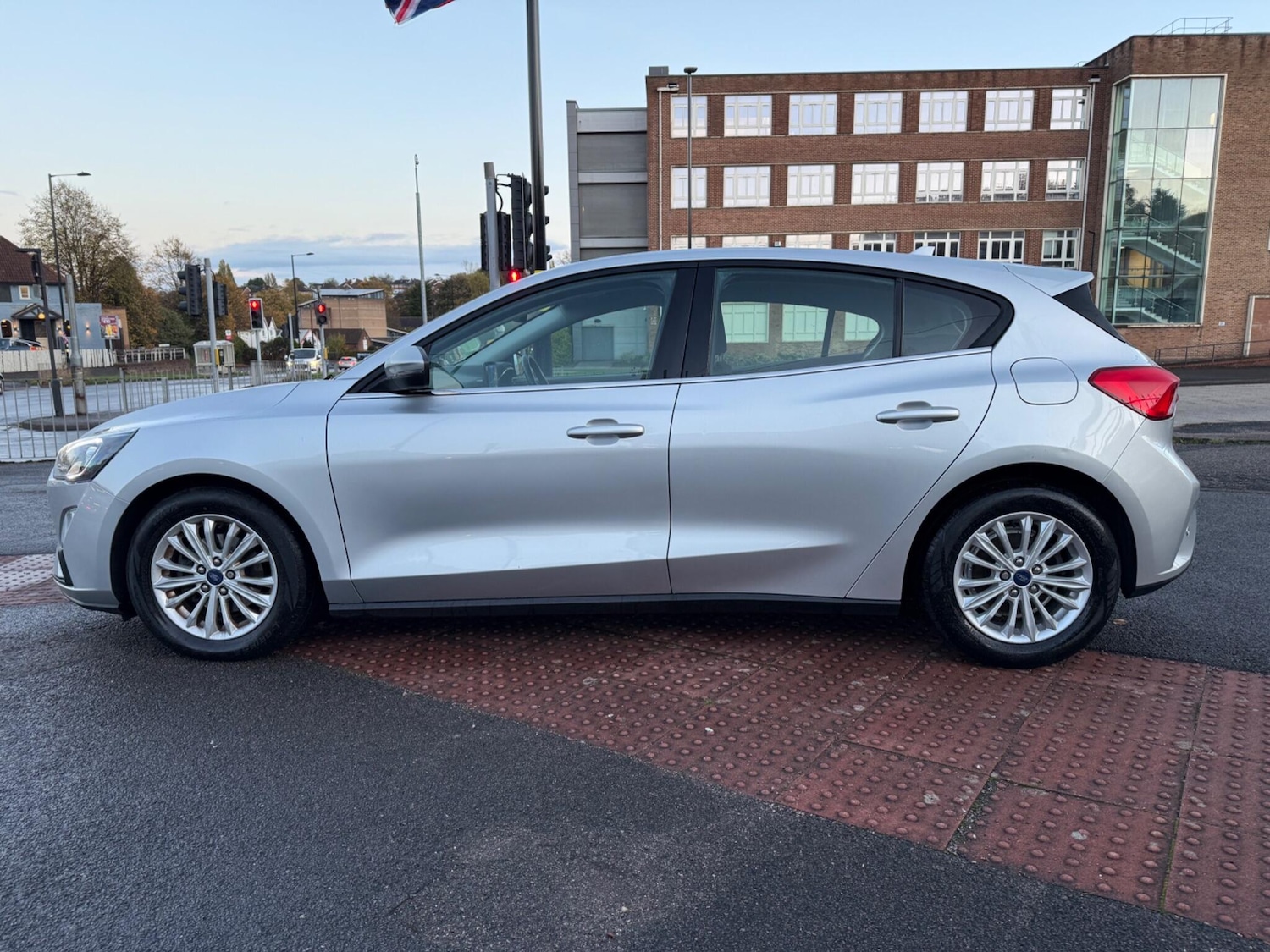 Used Ford Focus 2021 for sale - 76388236: Photo 3