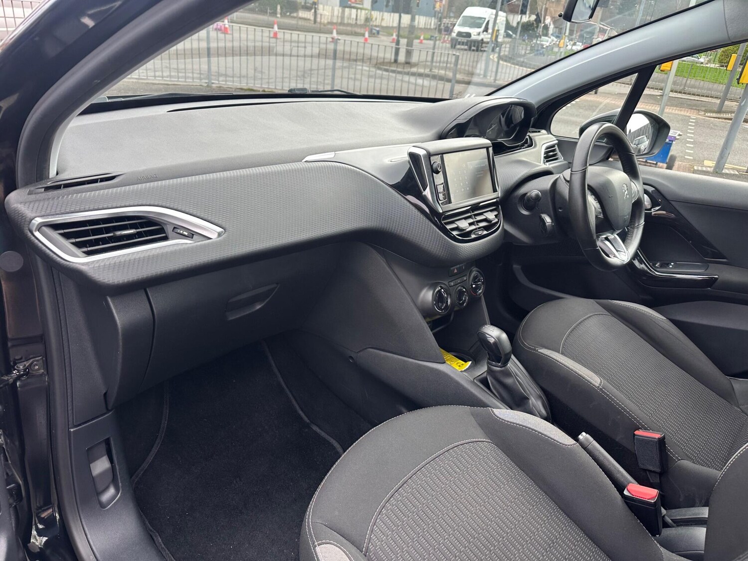 Used Peugeot 208 for sale - 77737318: Photo 32