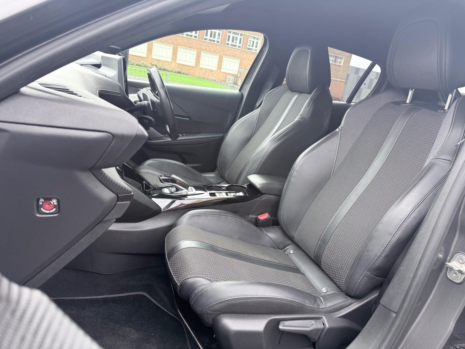 Used Peugeot 208 2021 for sale - 77320390: Photo 39