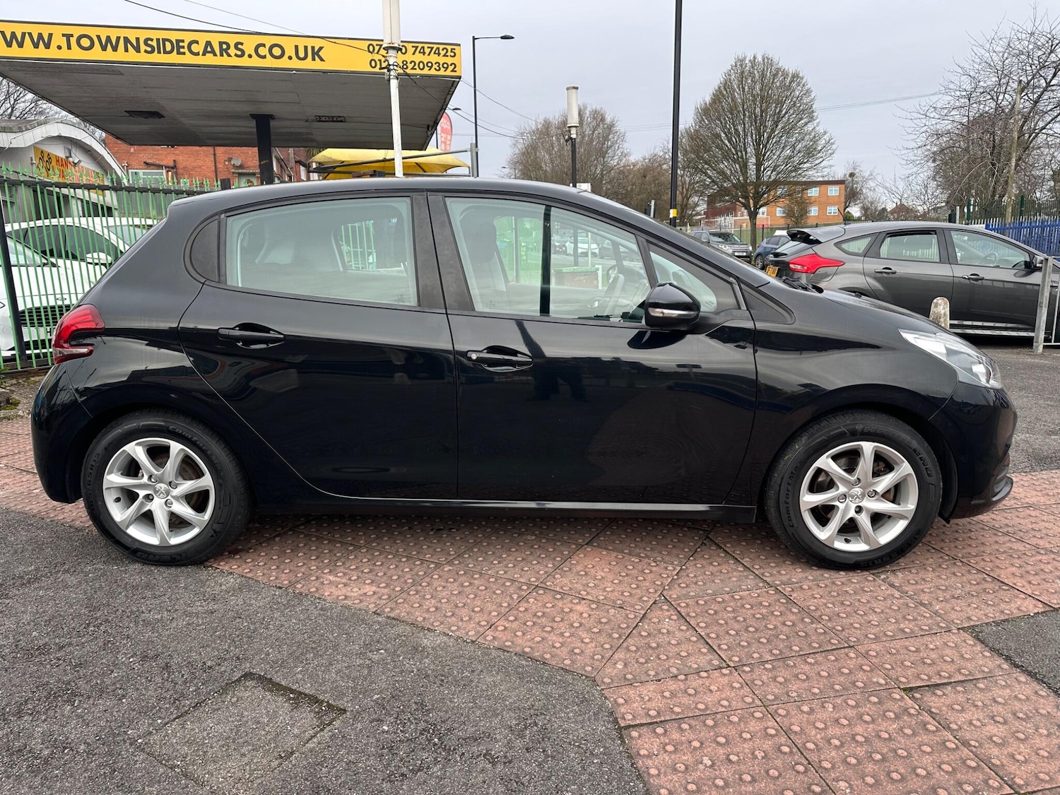 Used Peugeot 208 2016 for sale - 77793716: Photo 14