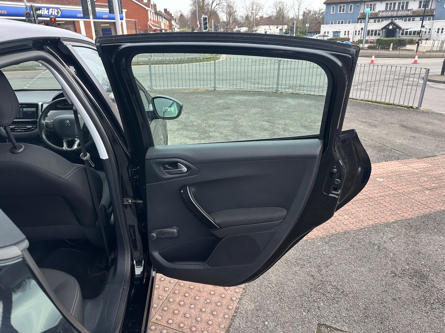 Used Peugeot 208 2016 for sale - 77793716: Photo 24