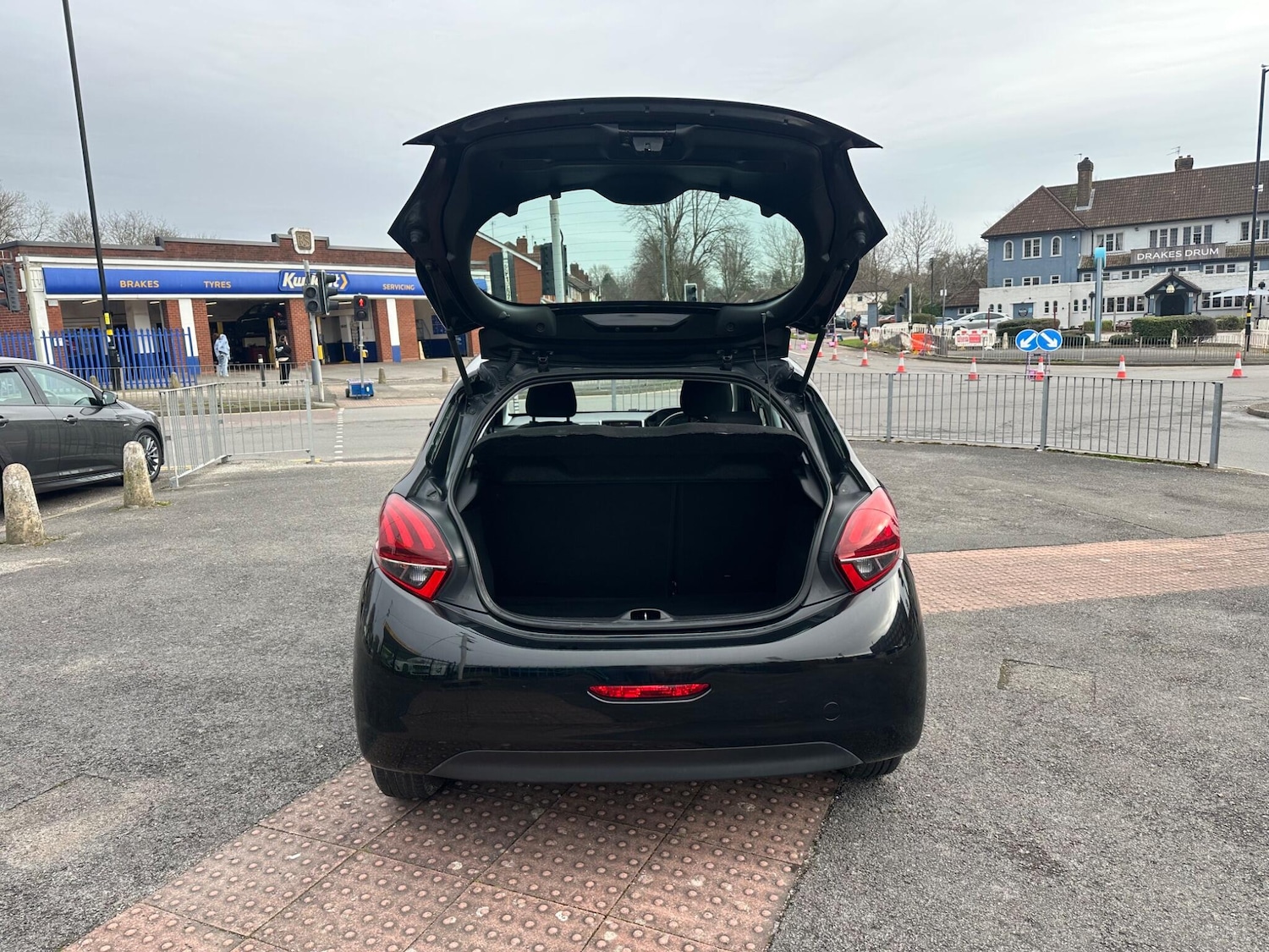 Used Peugeot 208 2016 for sale - 77793716: Photo 29