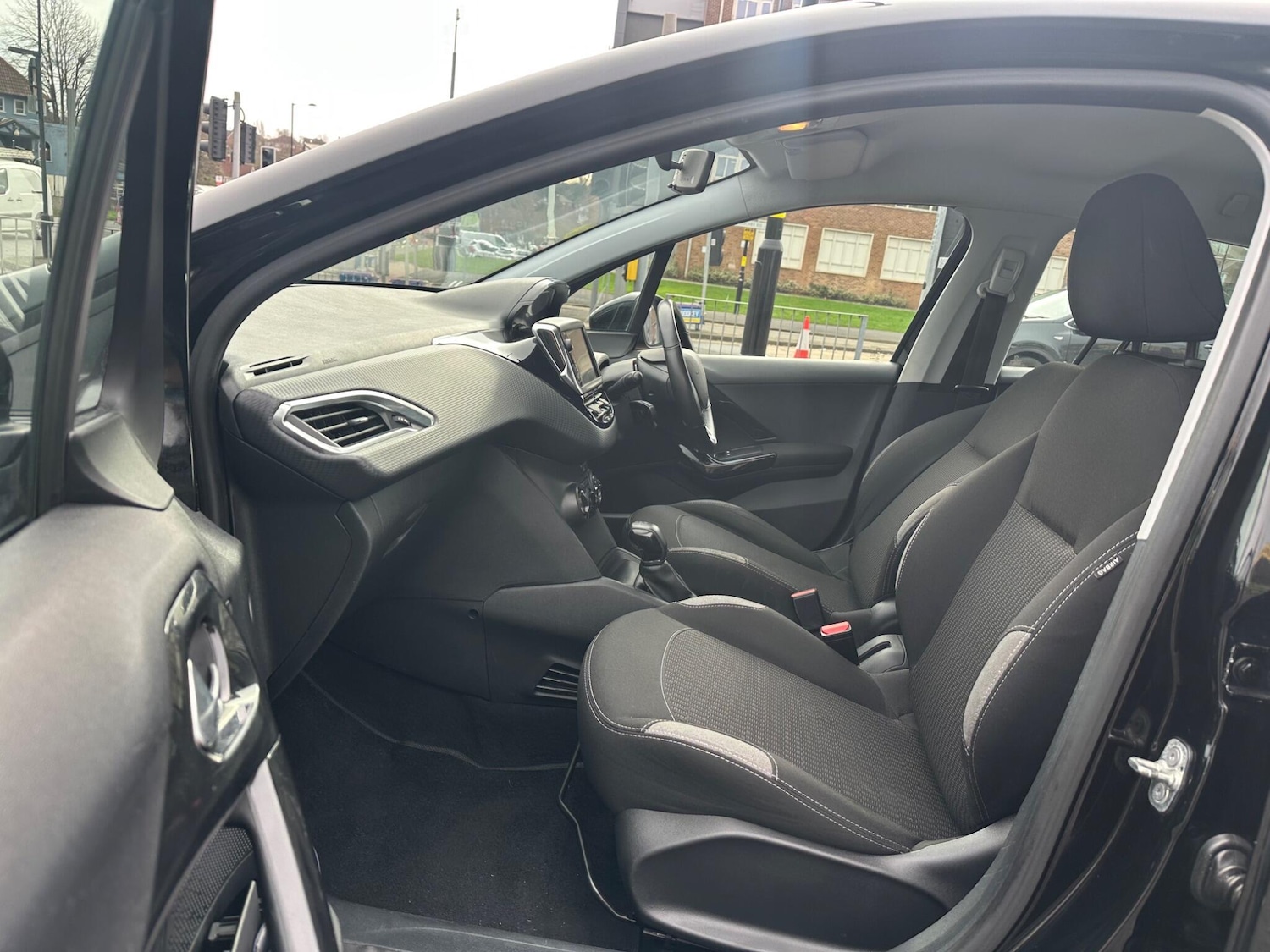 Used Peugeot 208 2016 for sale - 77793716: Photo 31