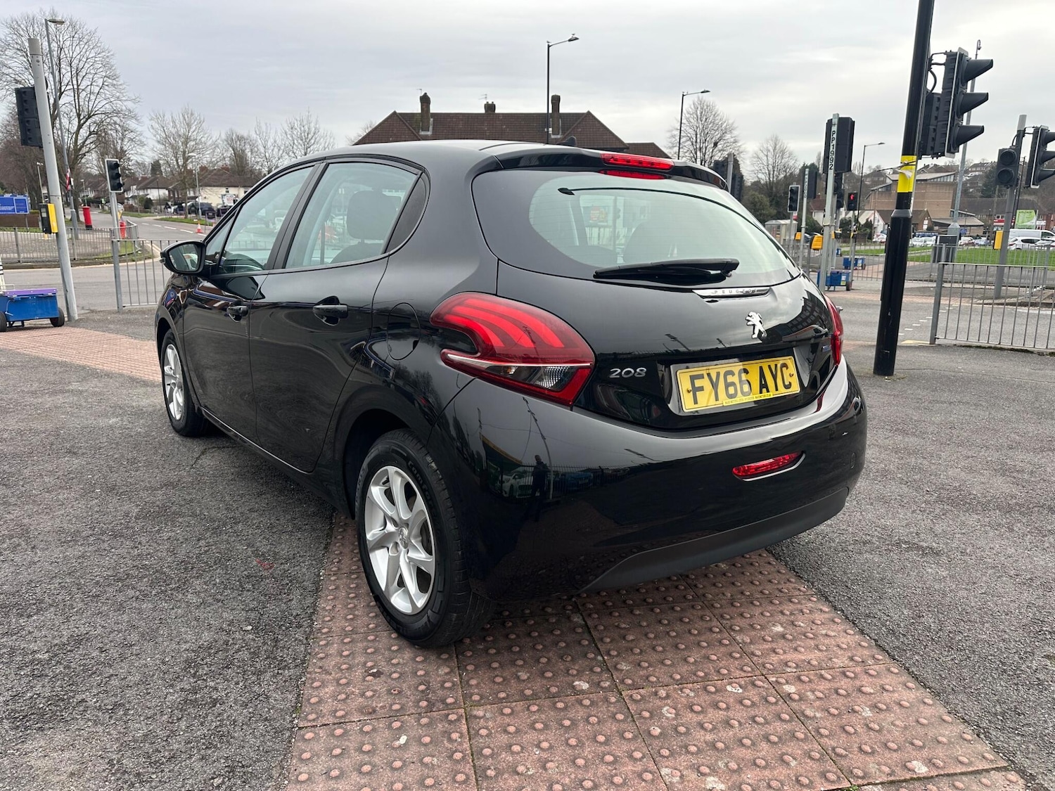 Used Peugeot 208 2016 for sale - 77793716: Photo 4