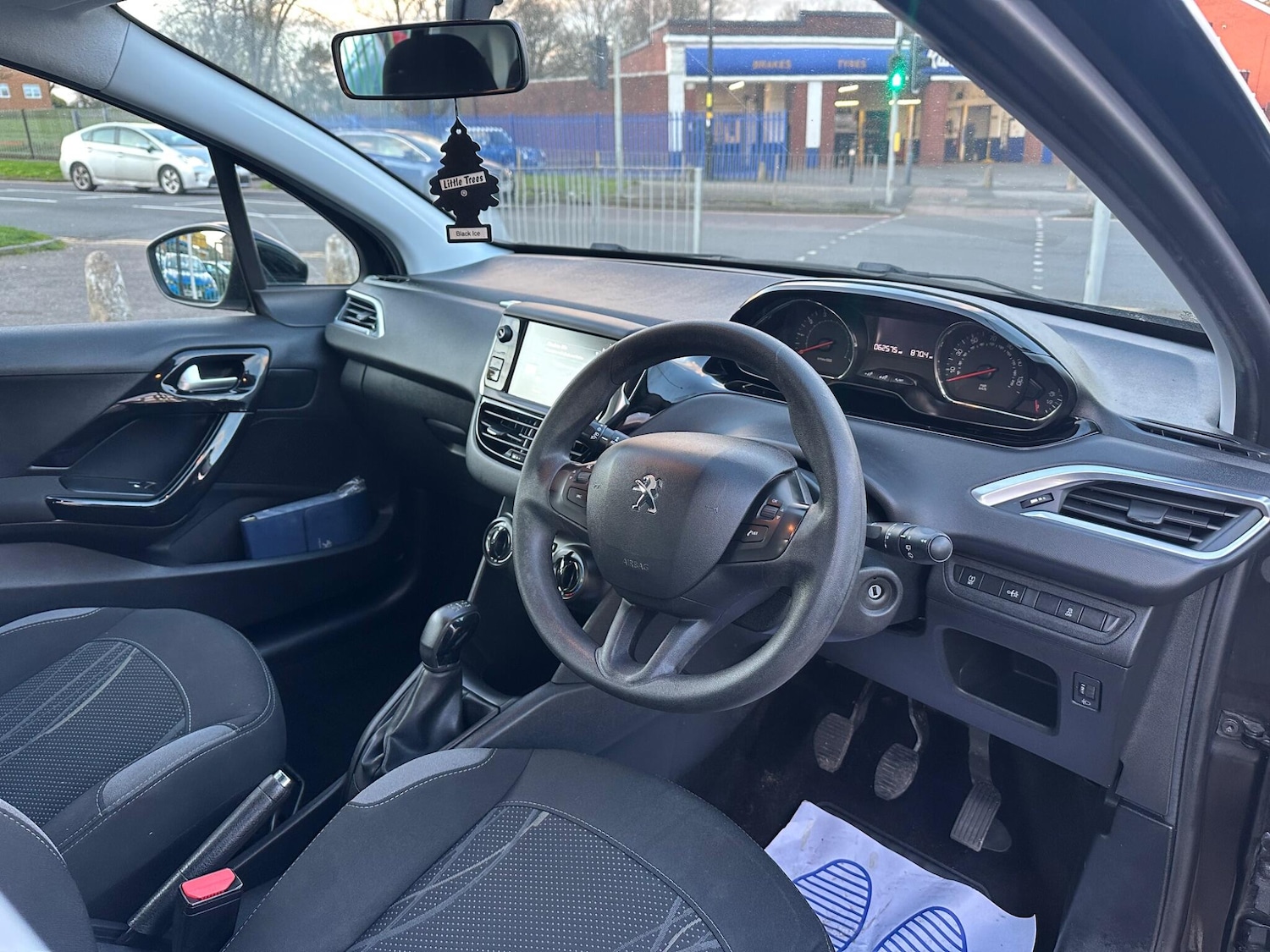 Used Peugeot 208 2015 for sale - 77853499: Photo 18