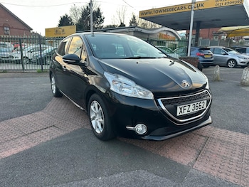 Used Peugeot 208 2015 for sale - 77853499: Photo
