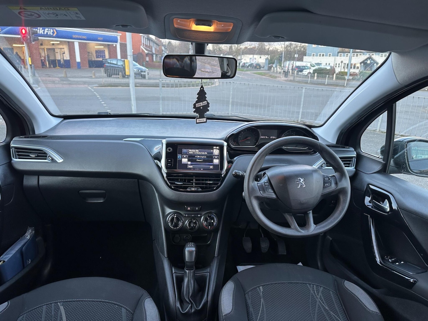 Used Peugeot 208 2015 for sale - 77853499: Photo 20