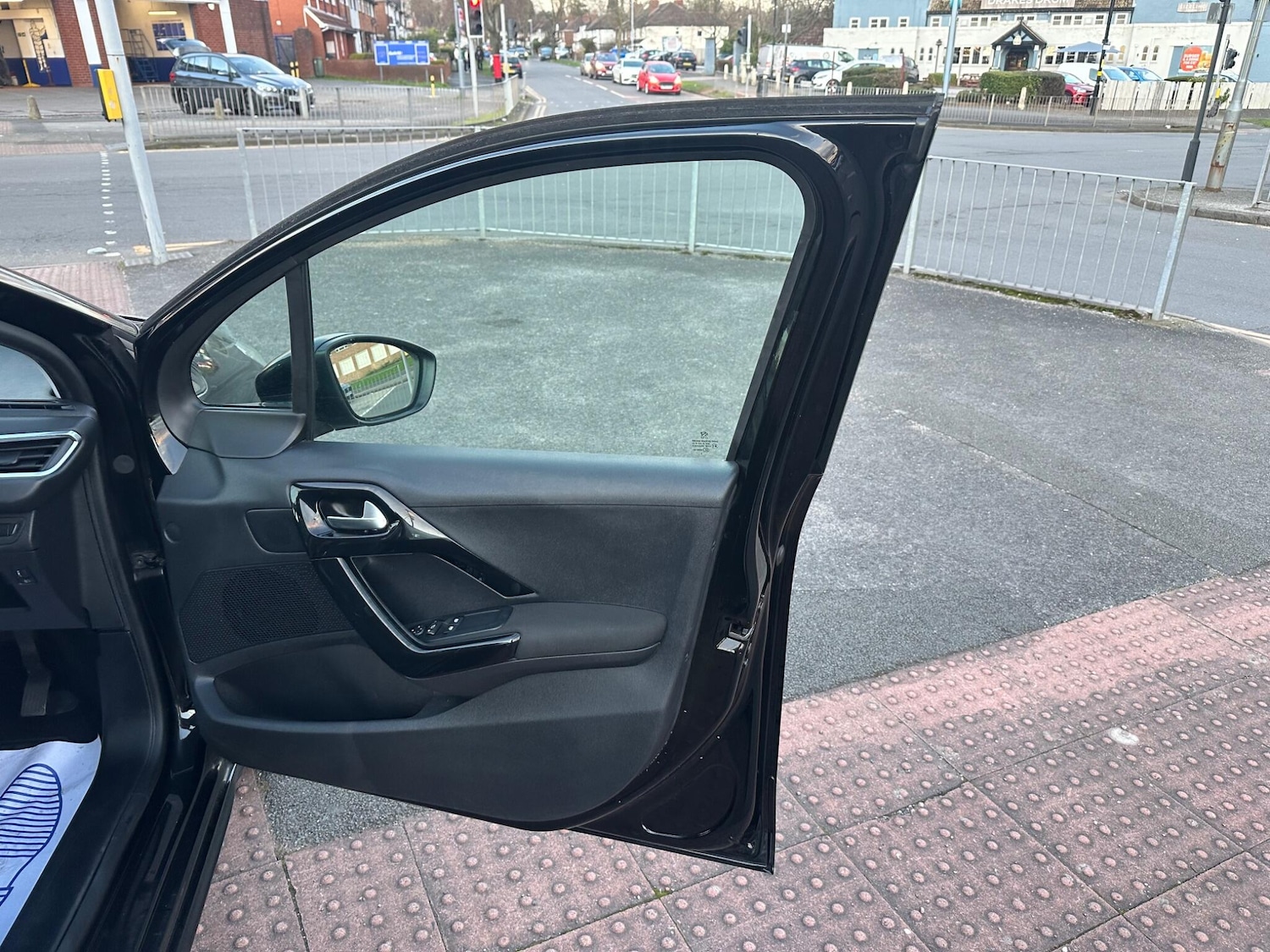 Used Peugeot 208 2015 for sale - 77853499: Photo 25