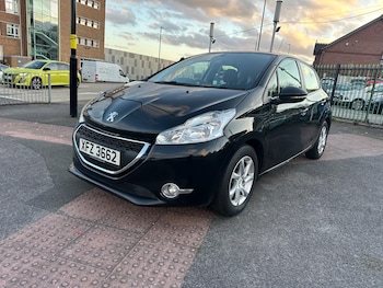 Used Peugeot 208 2015 for sale - 77853499: Photo