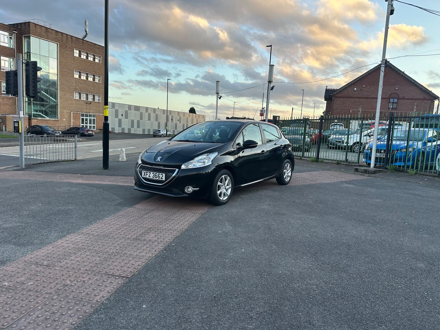 Used Peugeot 208 2015 for sale - 77853499: Photo 9