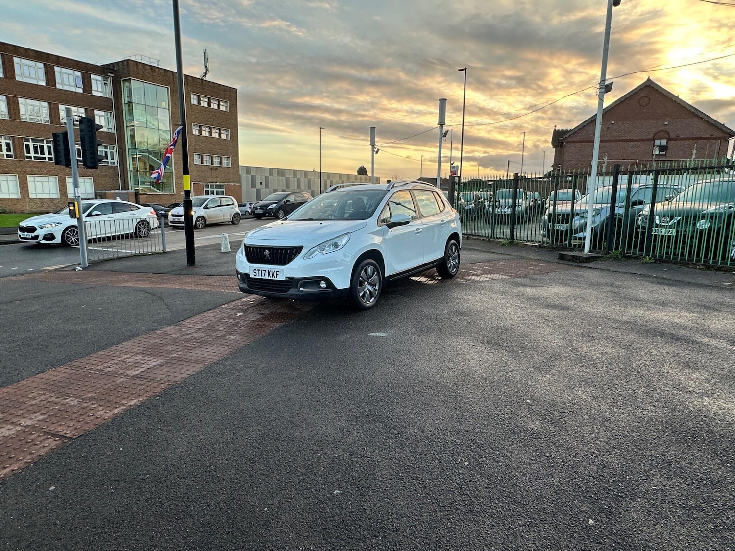 Used Peugeot 2008 2017 for sale - 76743139: Photo 10