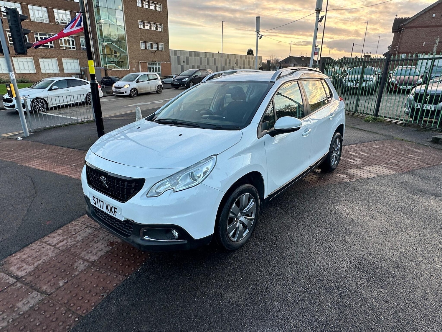 Used Peugeot 2008 2017 for sale - 76743139: Photo 11