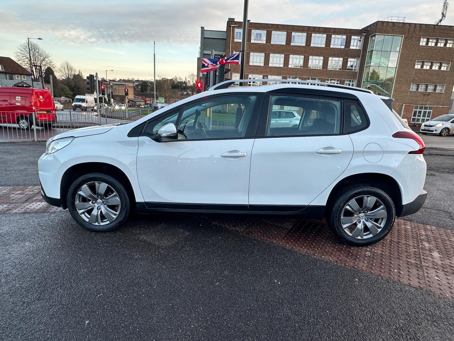 Used Peugeot 2008 2017 for sale - 76743139: Photo 13