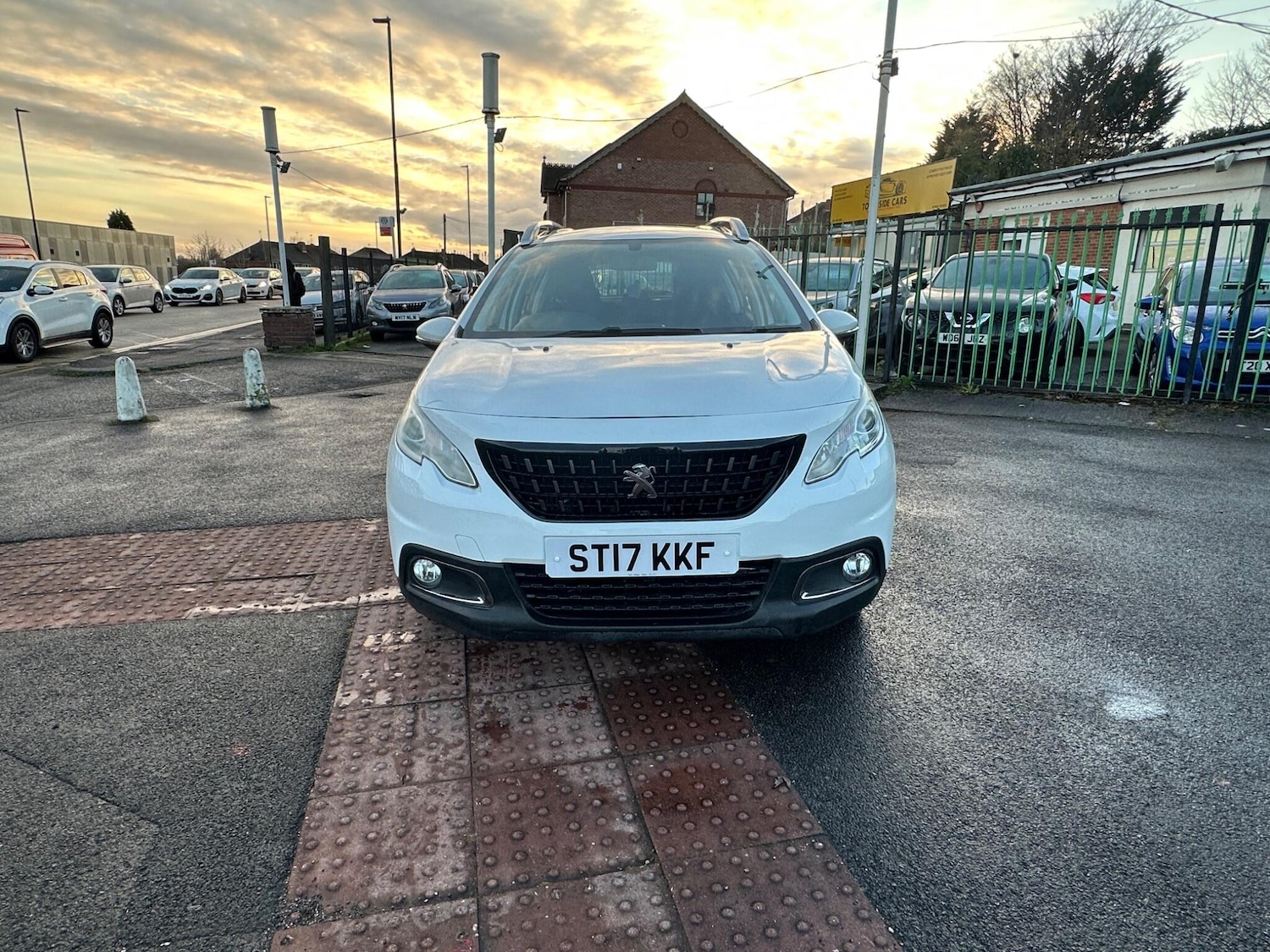Used Peugeot 2008 2017 for sale - 76743139: Photo 2
