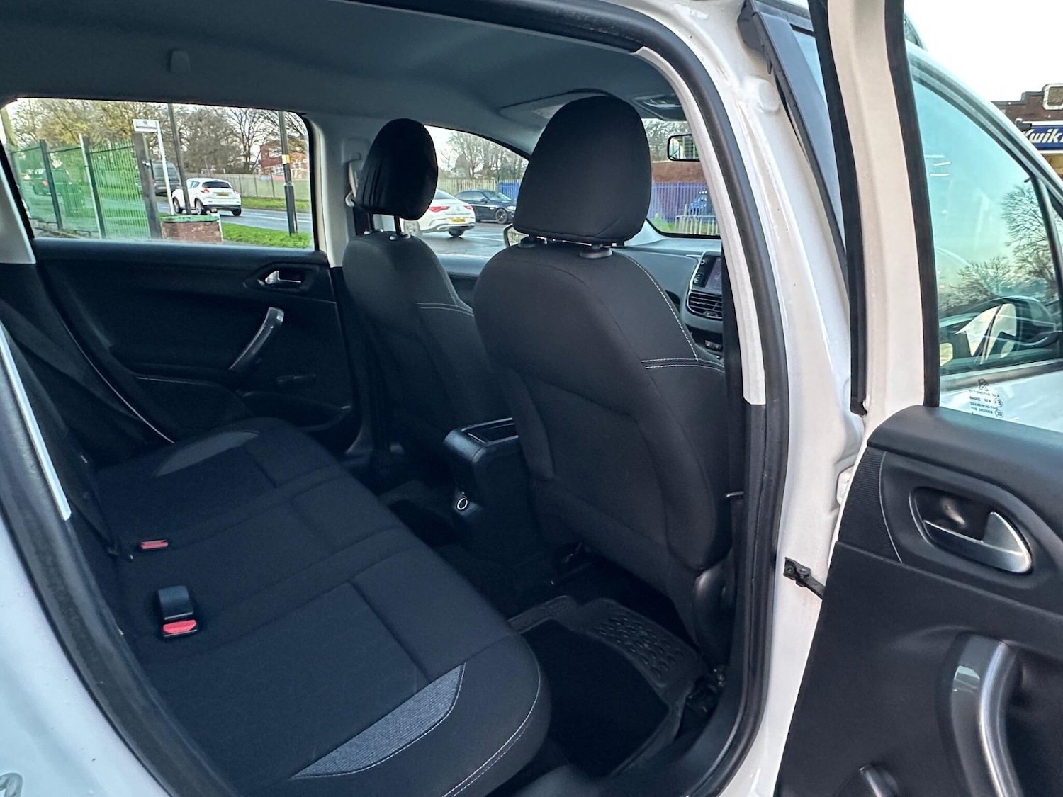 Used Peugeot 2008 2017 for sale - 76743139: Photo 26