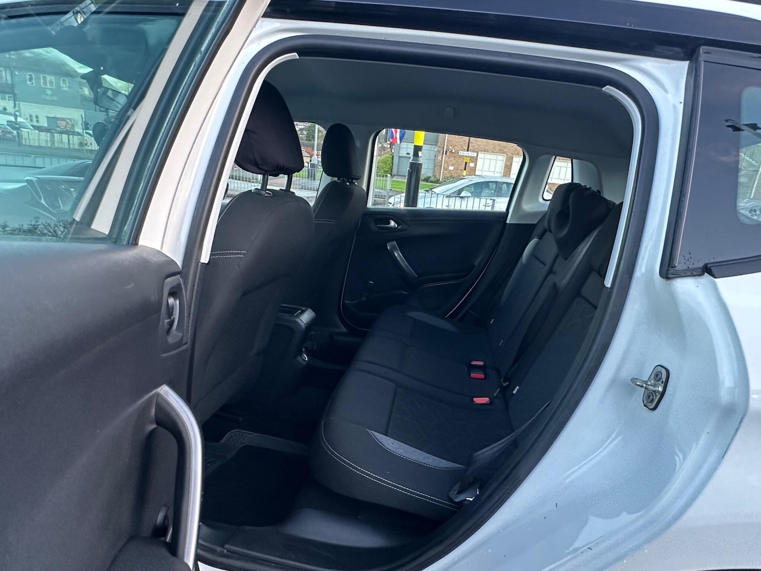 Used Peugeot 2008 2017 for sale - 76743139: Photo 27