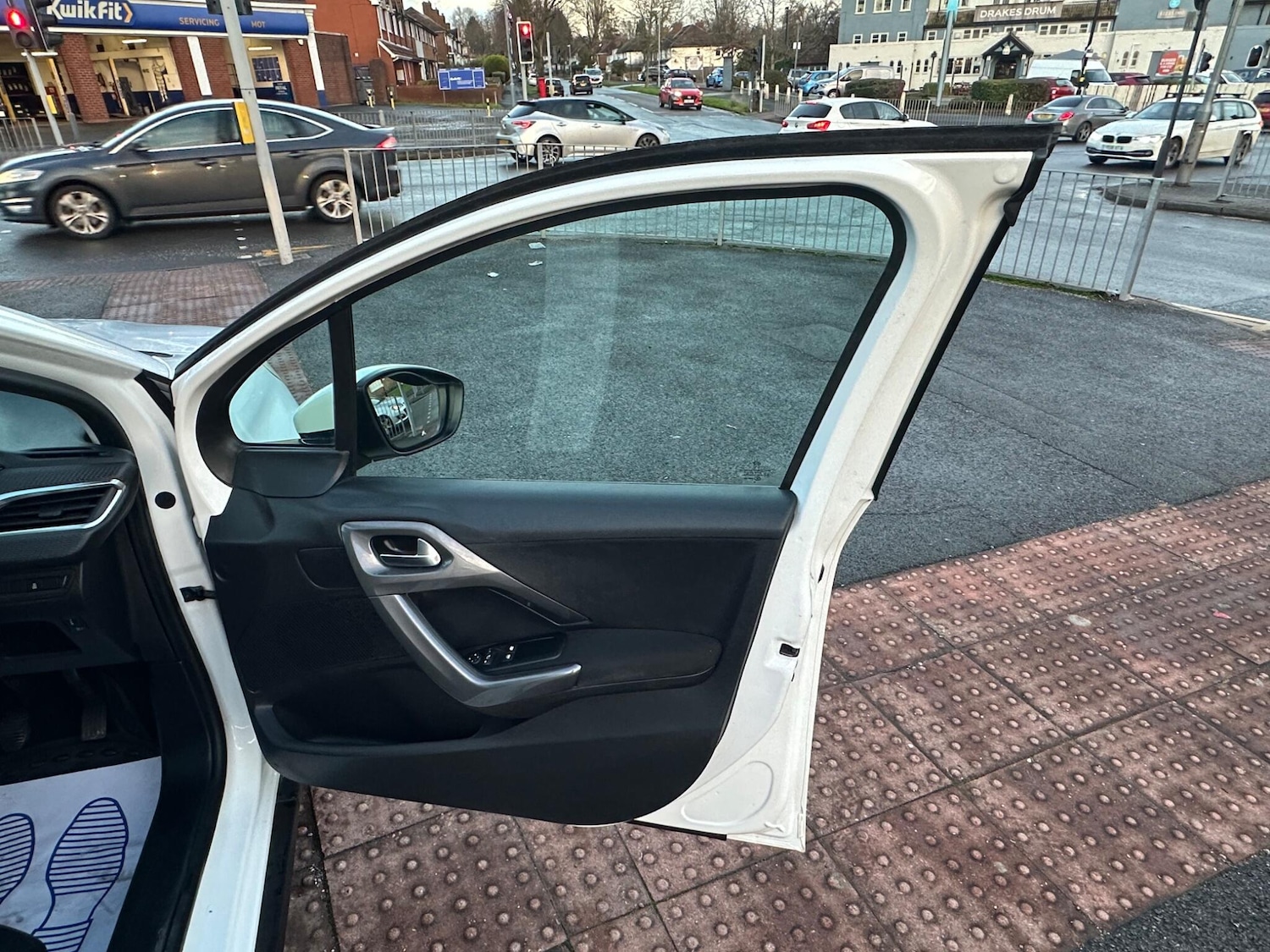 Used Peugeot 2008 2017 for sale - 76743139: Photo 29