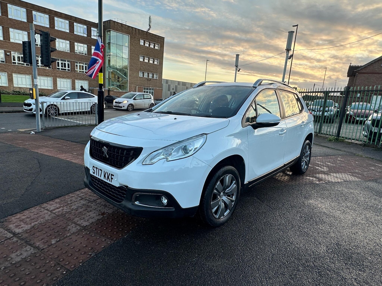 Used Peugeot 2008 2017 for sale - 76743139: Photo 3