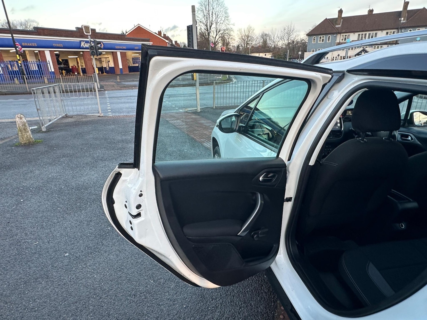 Used Peugeot 2008 2017 for sale - 76743139: Photo 31