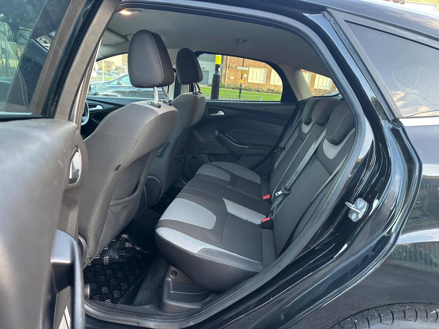 Used Ford Focus 2012 for sale - 76398793: Photo 24