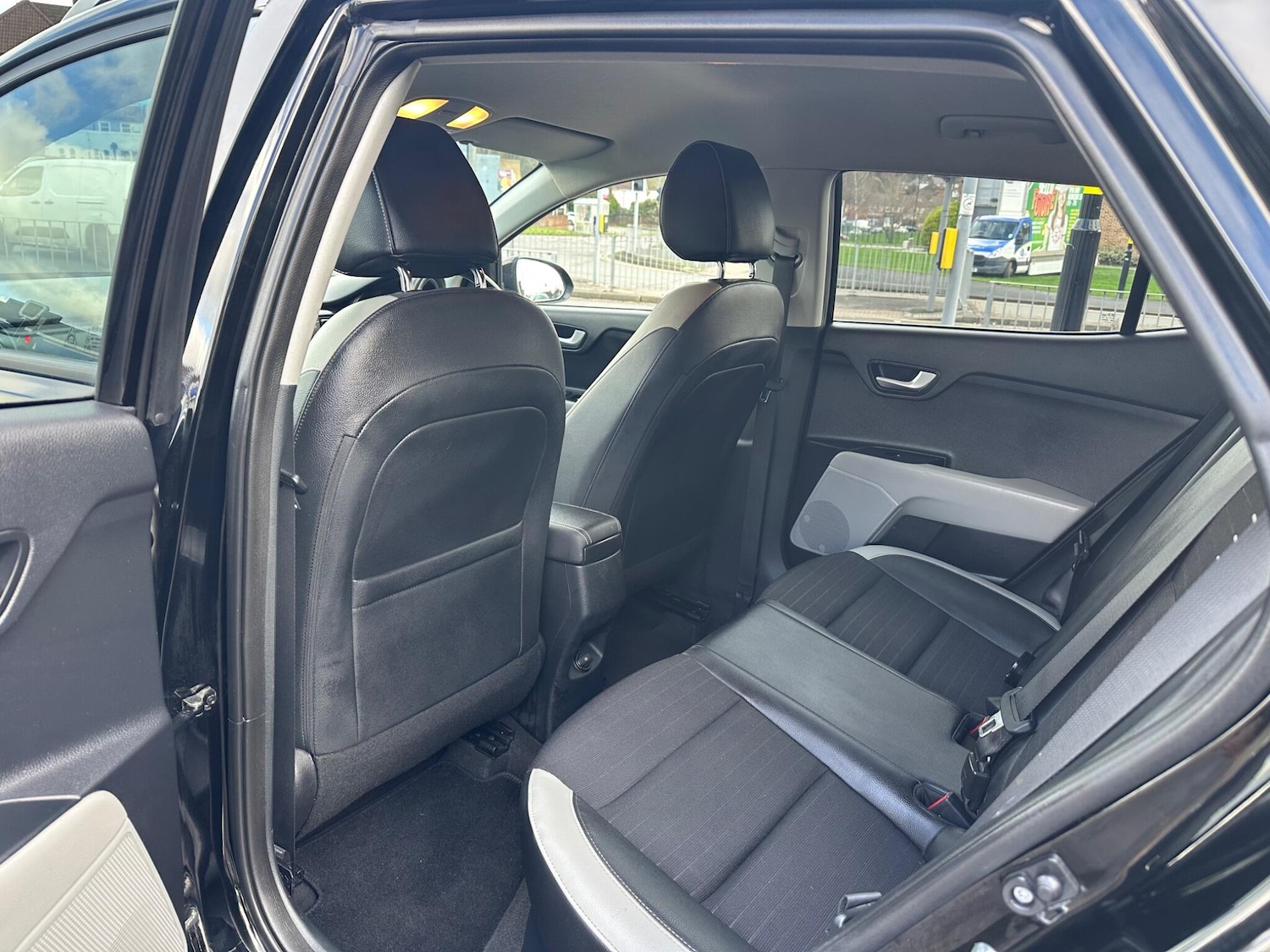 Used Kia Stonic for sale - 77704880: Photo 25