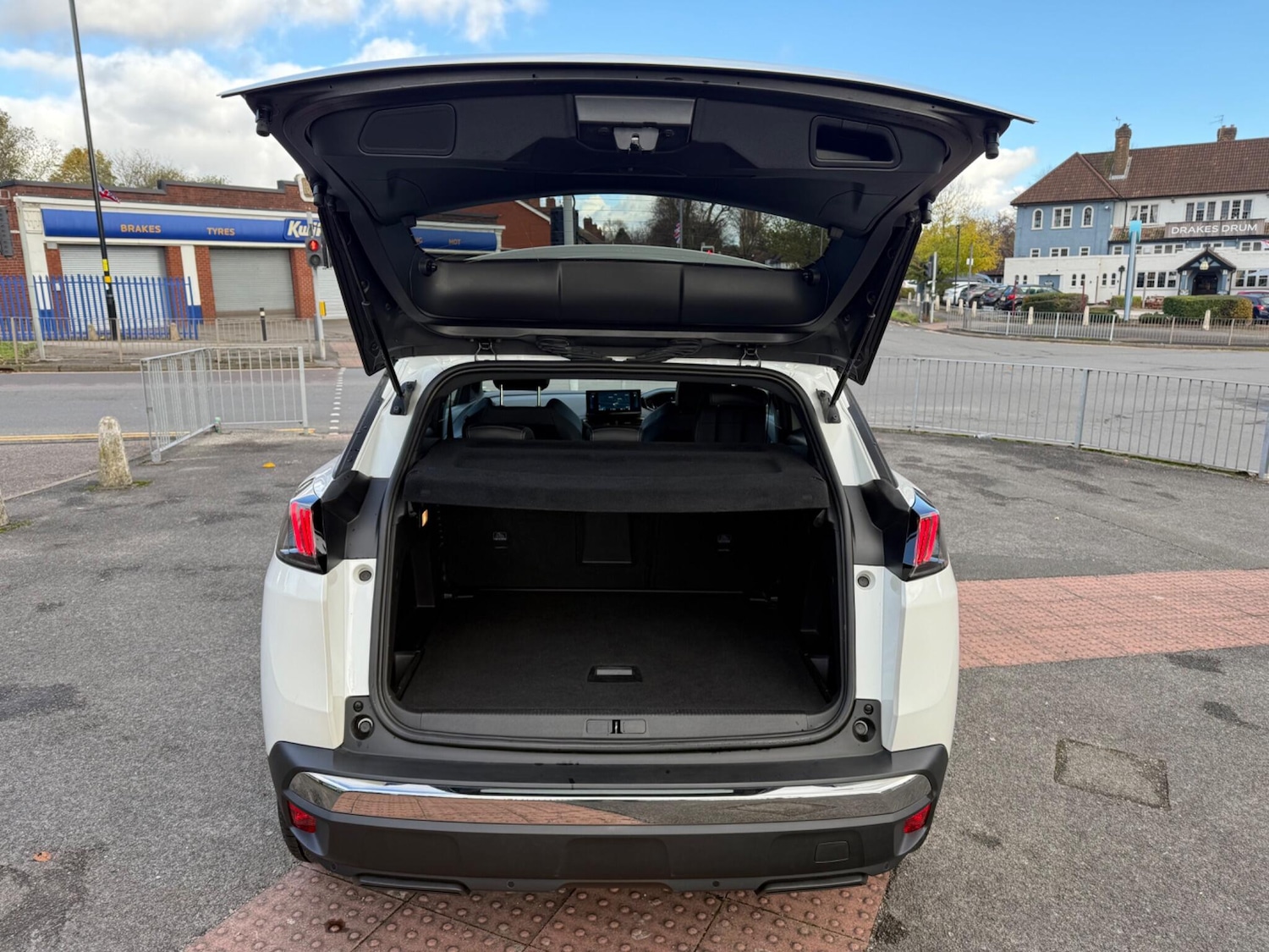 Used Peugeot 3008 2023 for sale - 76457778: Photo 24