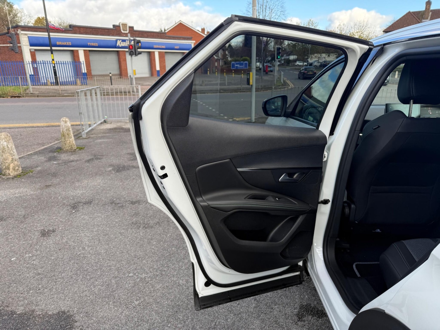 Used Peugeot 3008 2023 for sale - 76457778: Photo 27