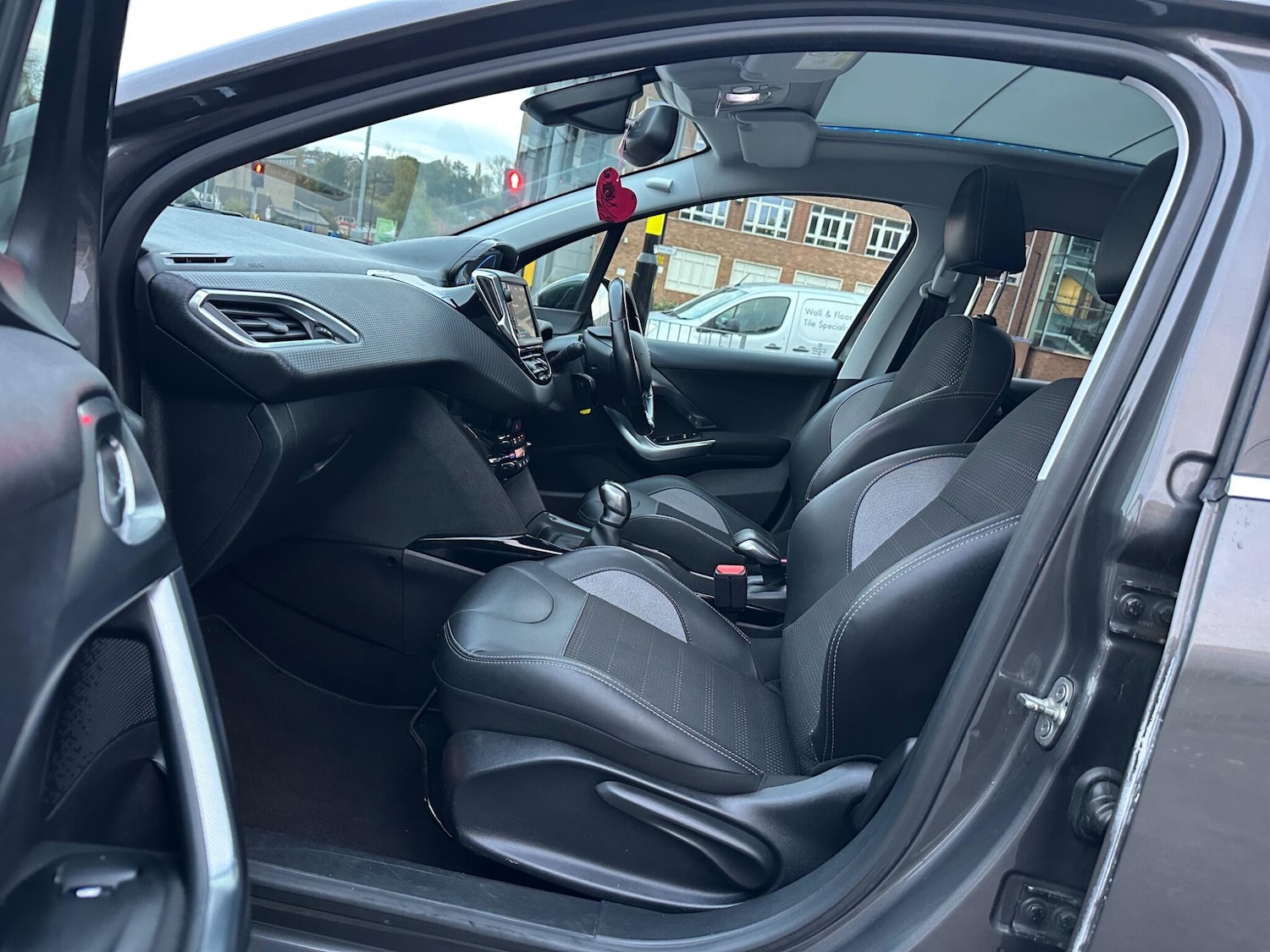 Used Peugeot 2008 2018 for sale - 76388612: Photo 32