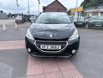 Used Peugeot 208 2015 for sale - 79075824: Photo