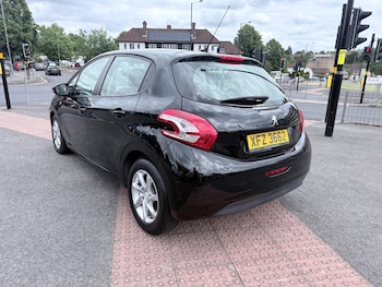 Used Peugeot 208 2015 for sale - 79075824: Photo