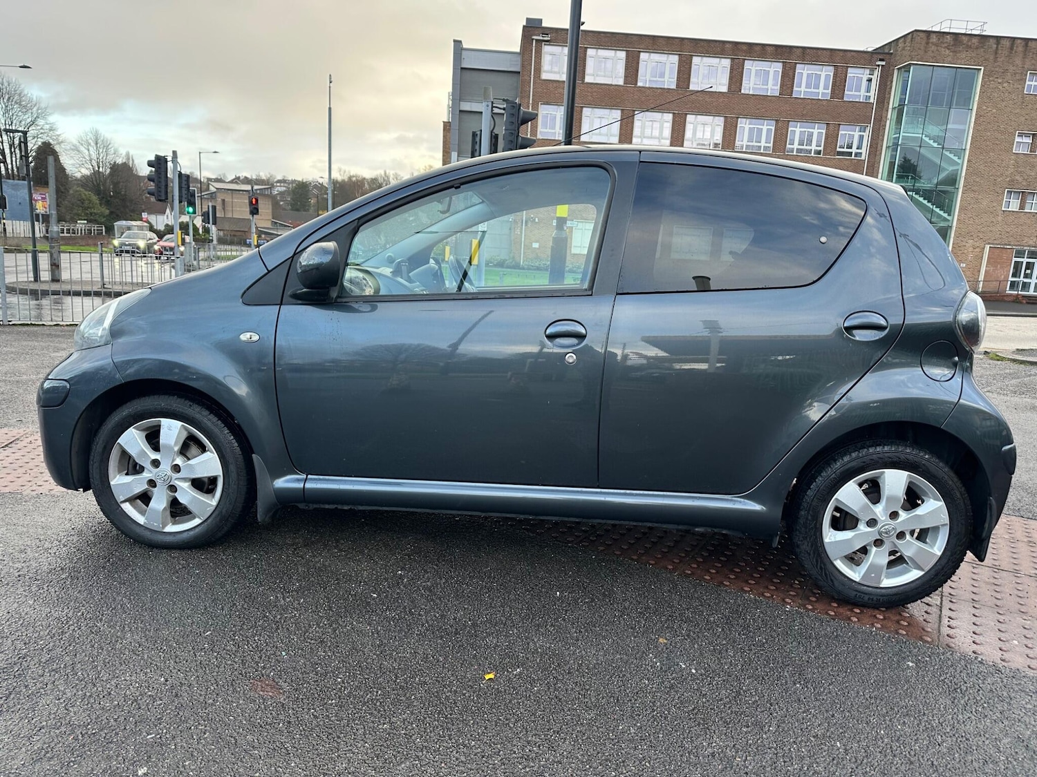 Used Toyota AYGO 2011 for sale - 76849913: Photo 13