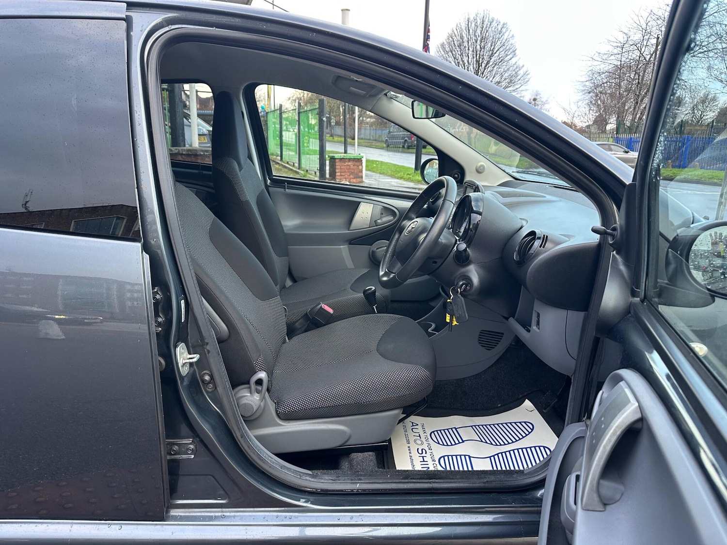 Used Toyota AYGO 2011 for sale - 76849913: Photo 22