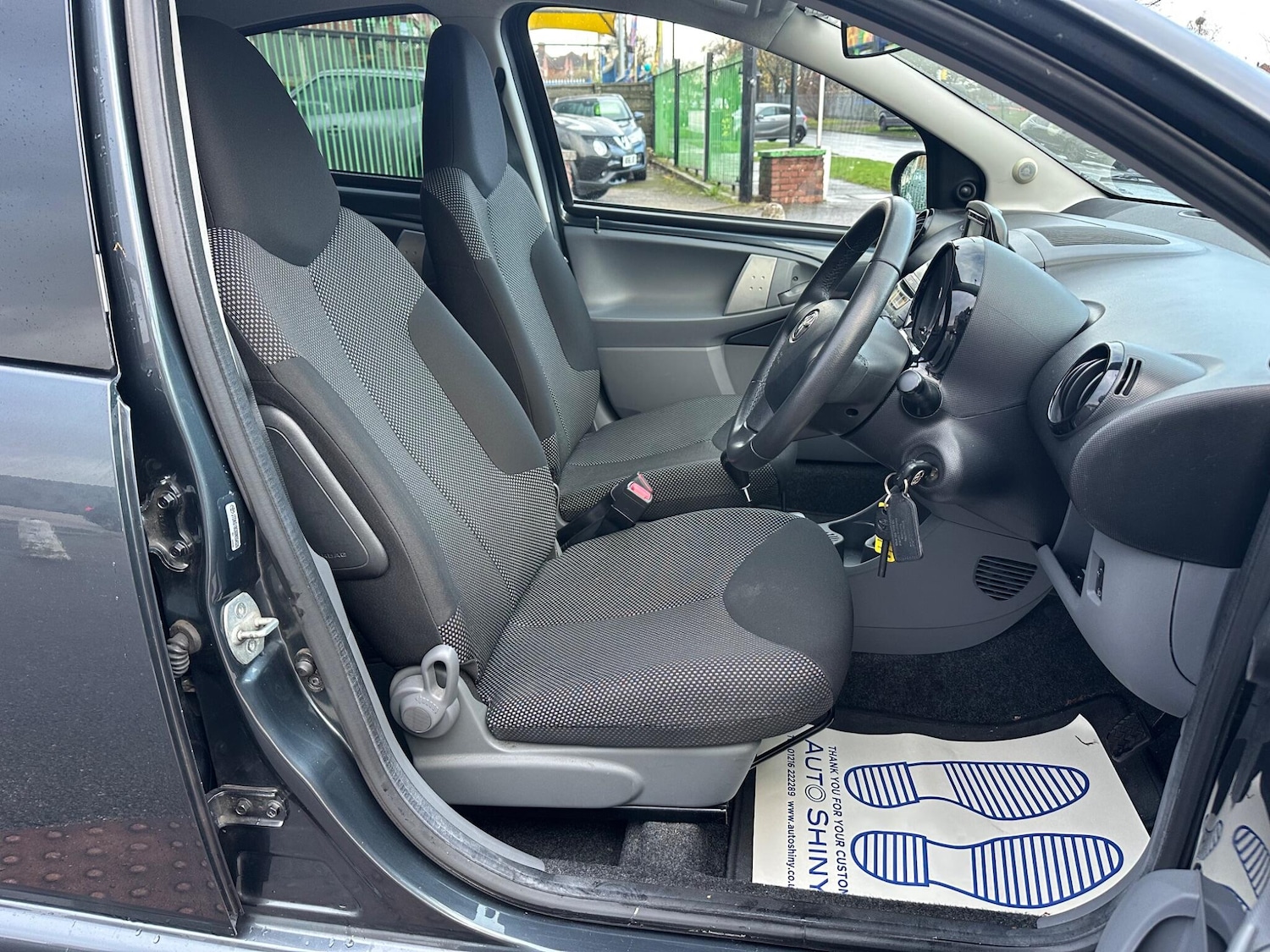 Used Toyota AYGO 2011 for sale - 76849913: Photo 23