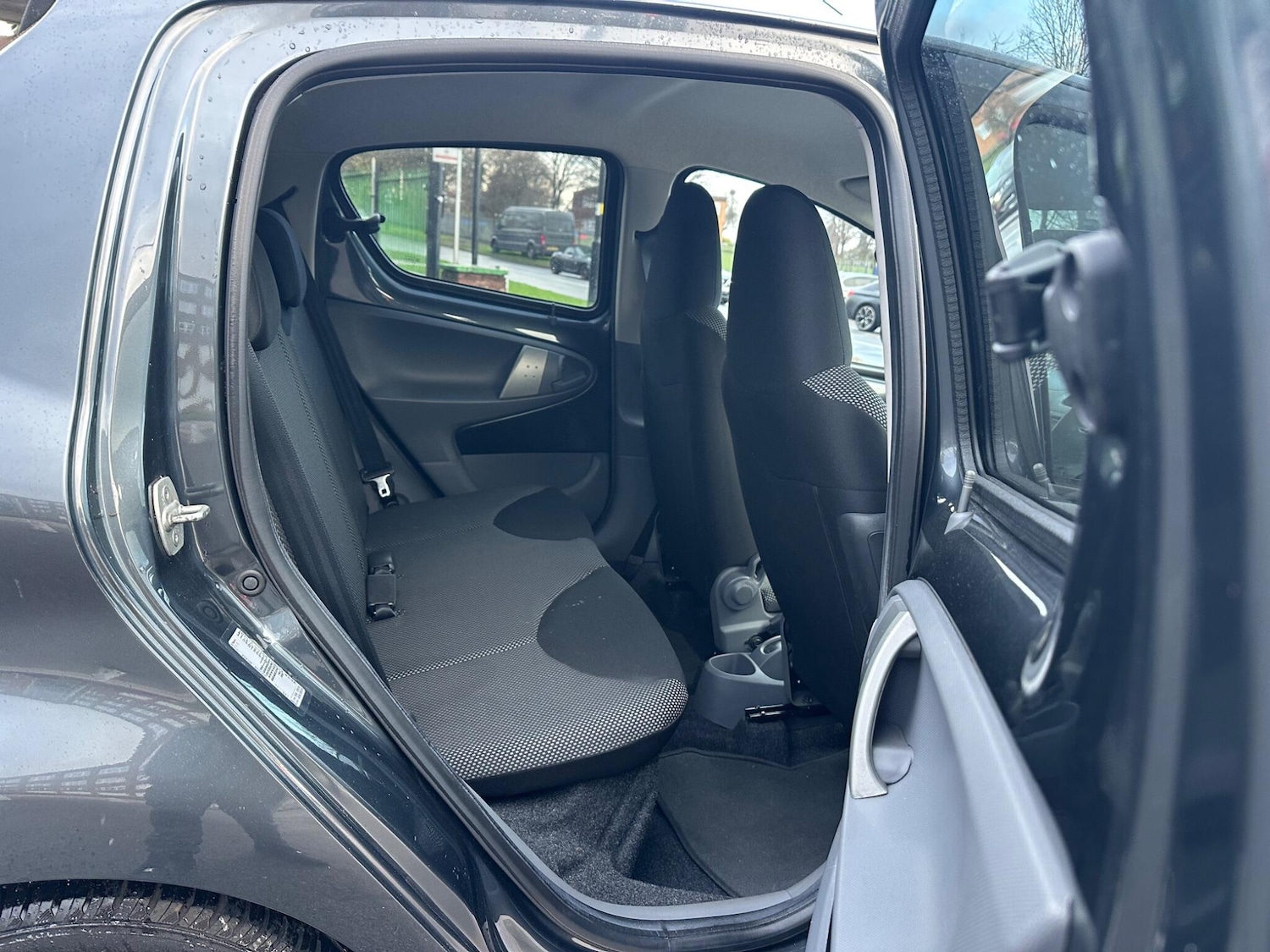 Used Toyota AYGO 2011 for sale - 76849913: Photo 24