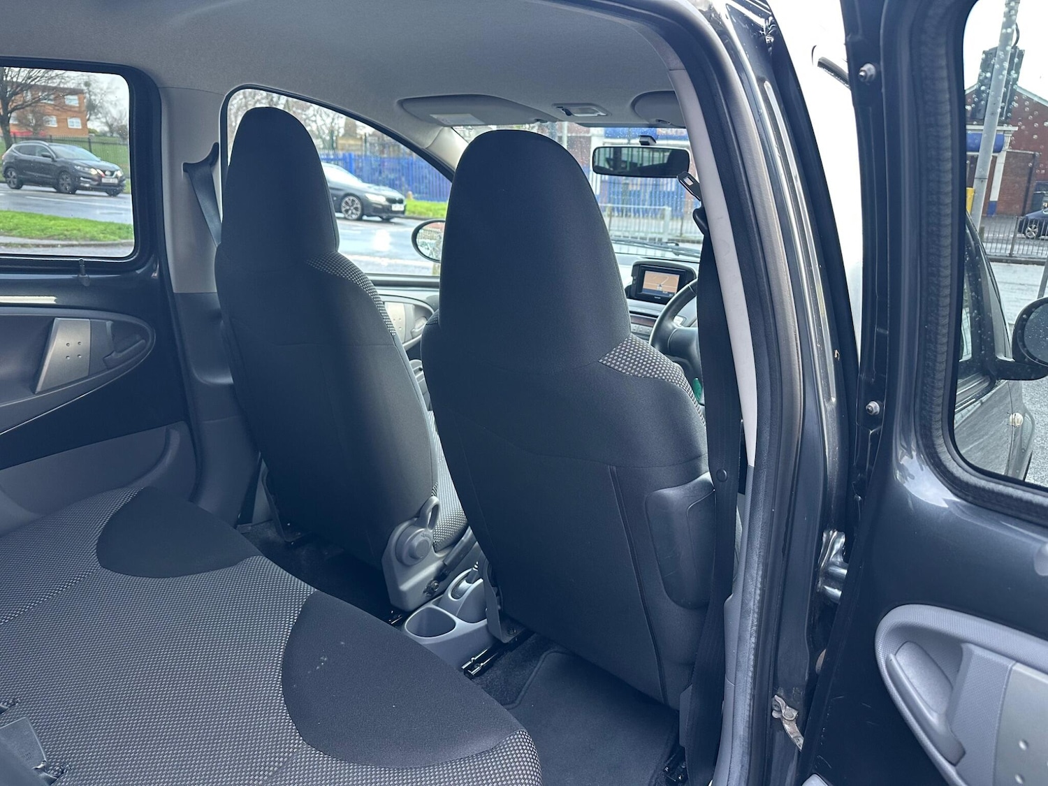 Used Toyota AYGO 2011 for sale - 76849913: Photo 25