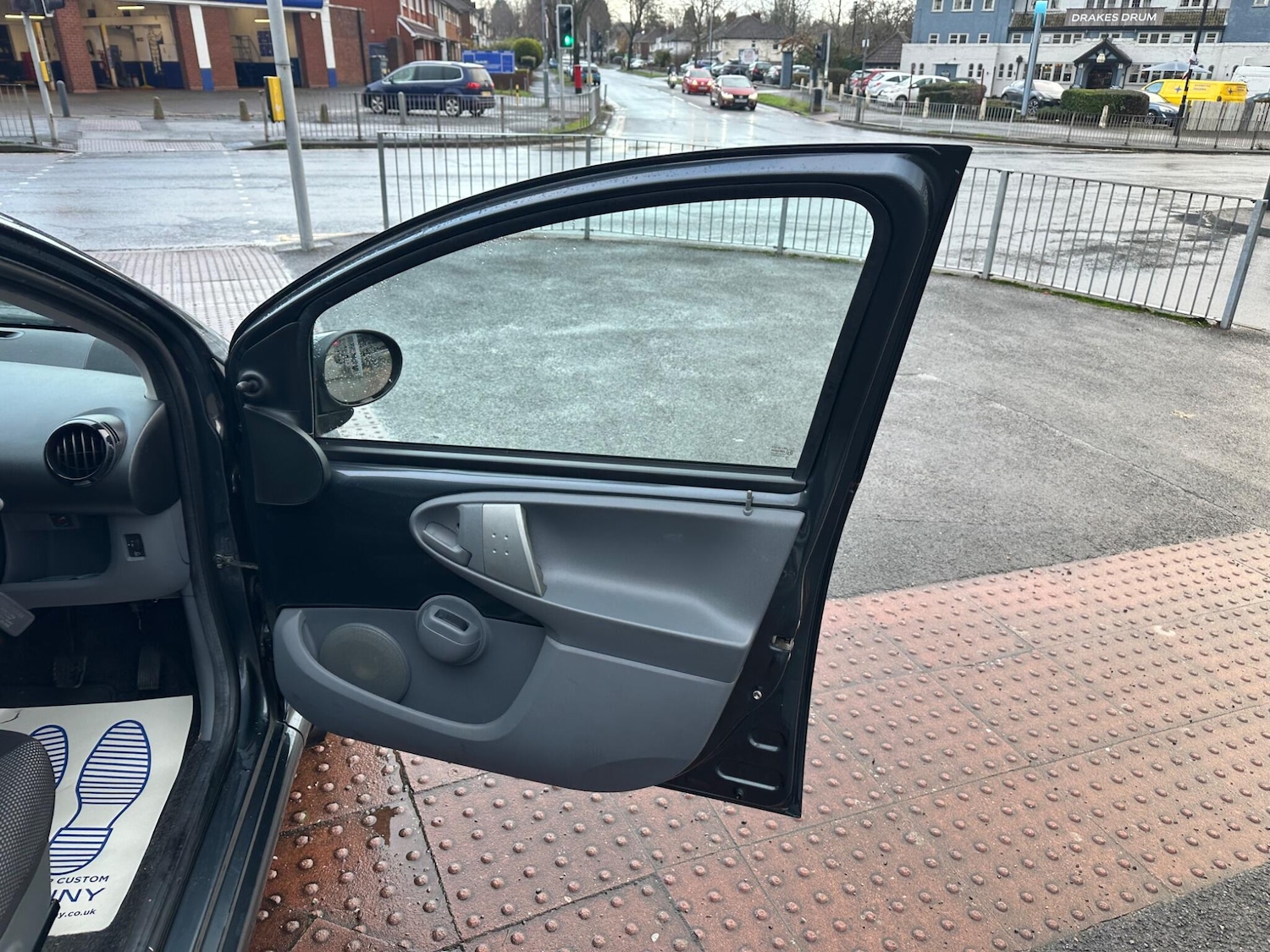 Used Toyota AYGO 2011 for sale - 76849913: Photo 28