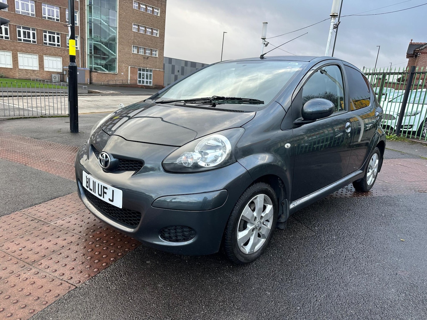 Used Toyota AYGO 2011 for sale - 76849913: Photo 3