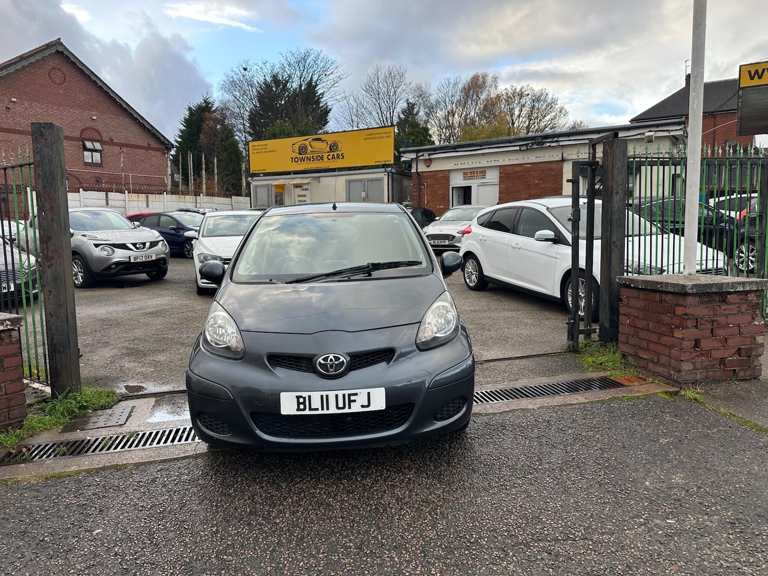 Used Toyota AYGO 2011 for sale - 76849913: Photo 9