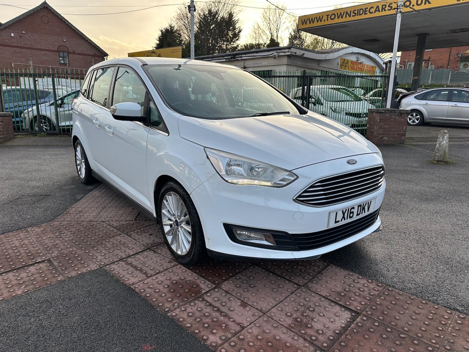 Used Ford Grand C-Max 2016 for sale - 78058563: Photo 2