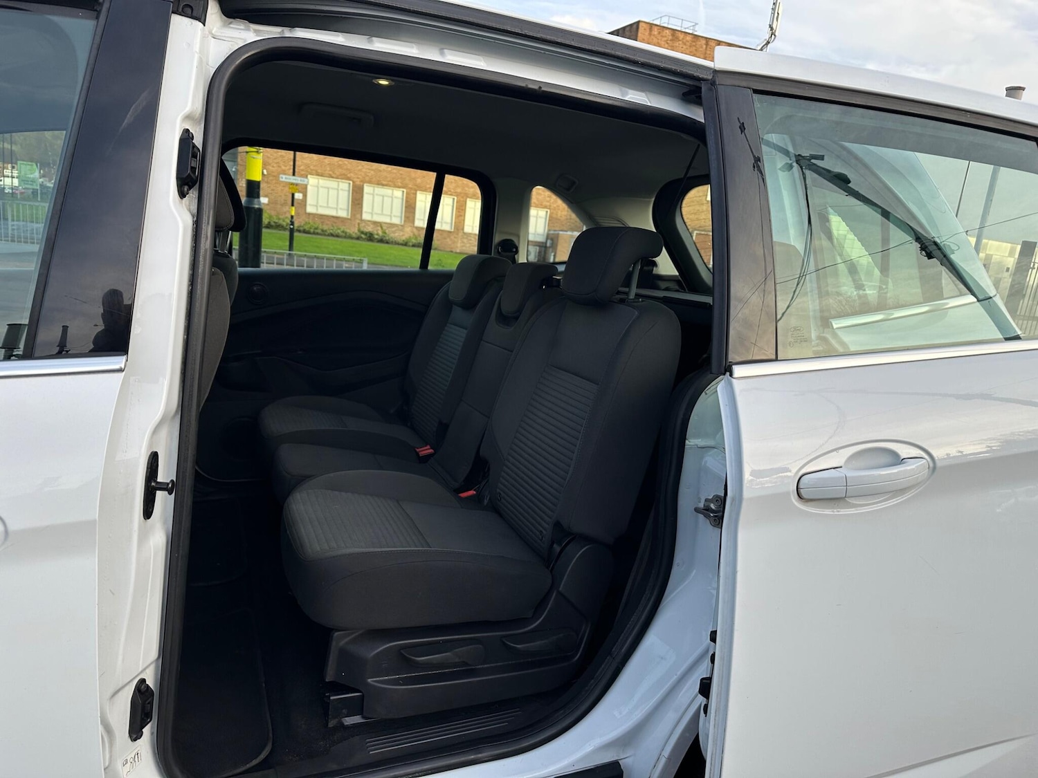 Used Ford Grand C-Max 2016 for sale - 78058563: Photo 24