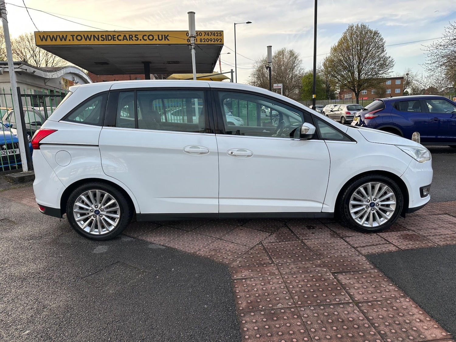 Used Ford Grand C-Max 2016 for sale - 78058563: Photo 3