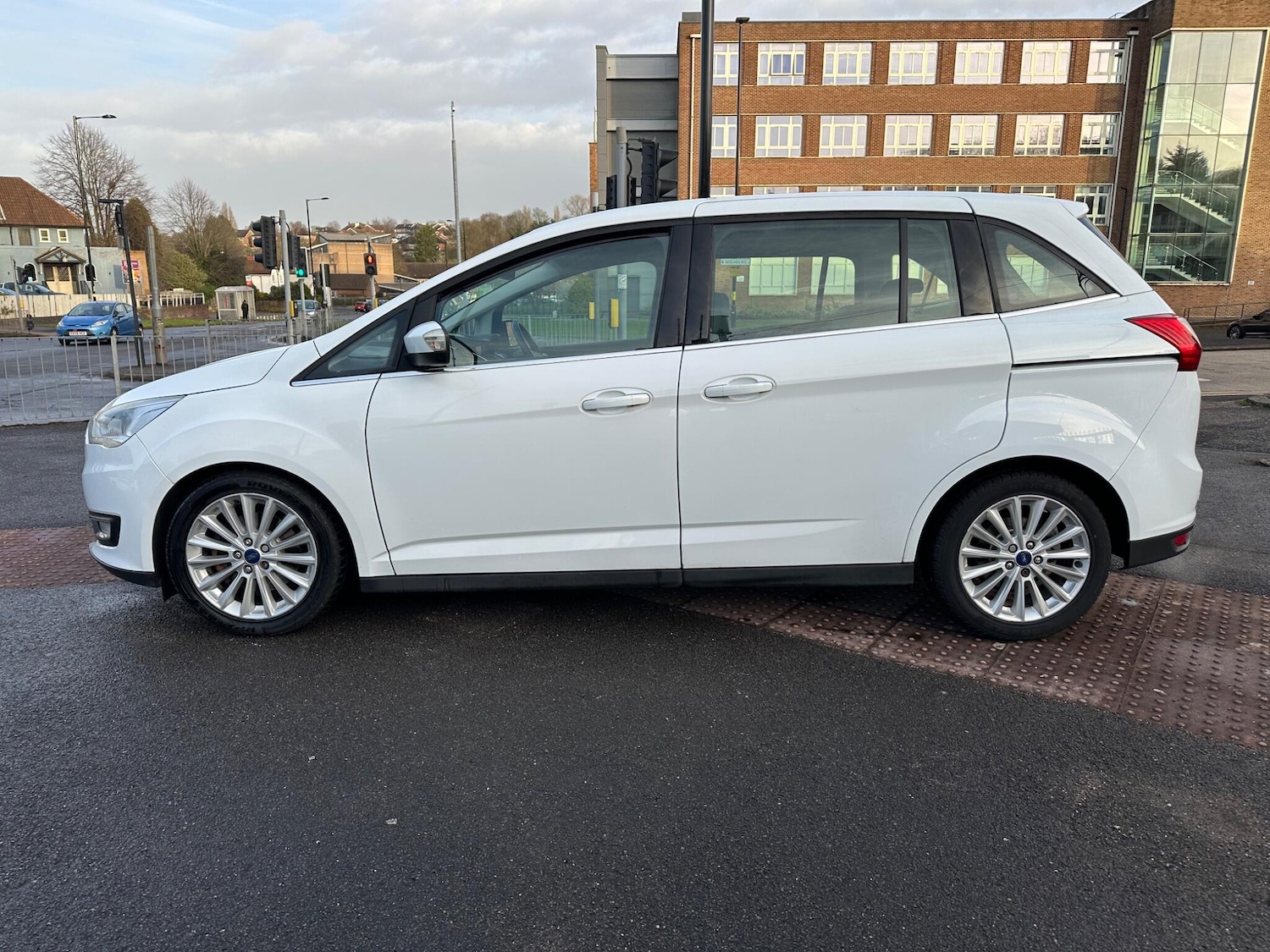Used Ford Grand C-Max 2016 for sale - 78058563: Photo 8
